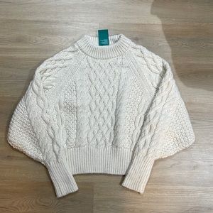 Thick knit cropped sweater